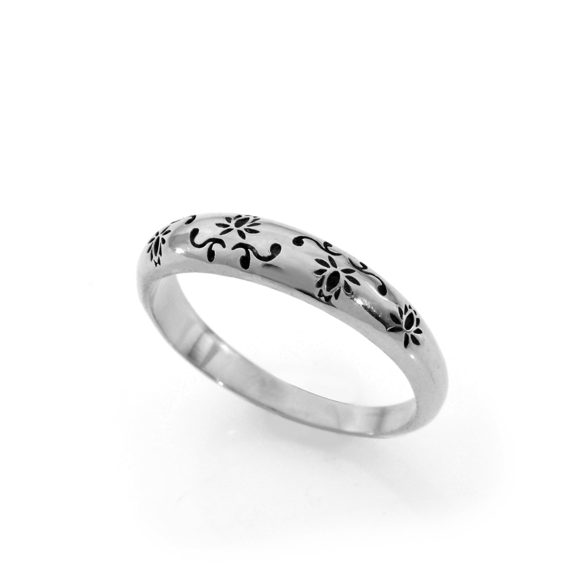 A gold ring with a special flower engraving