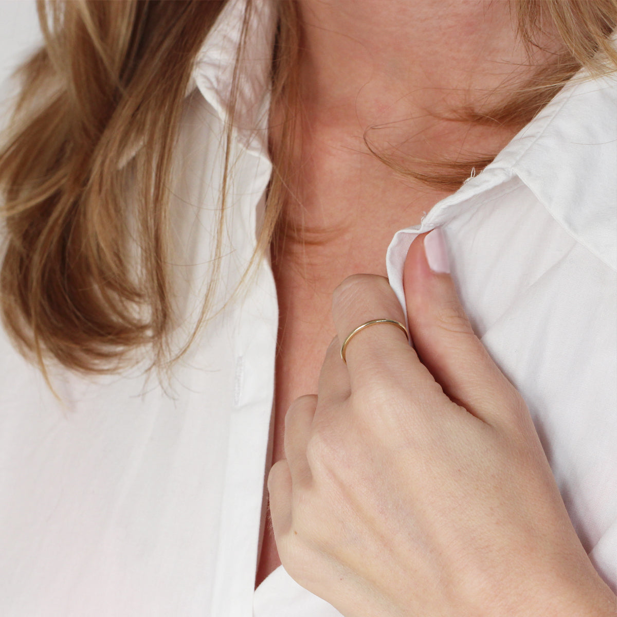 Round thin gold ring