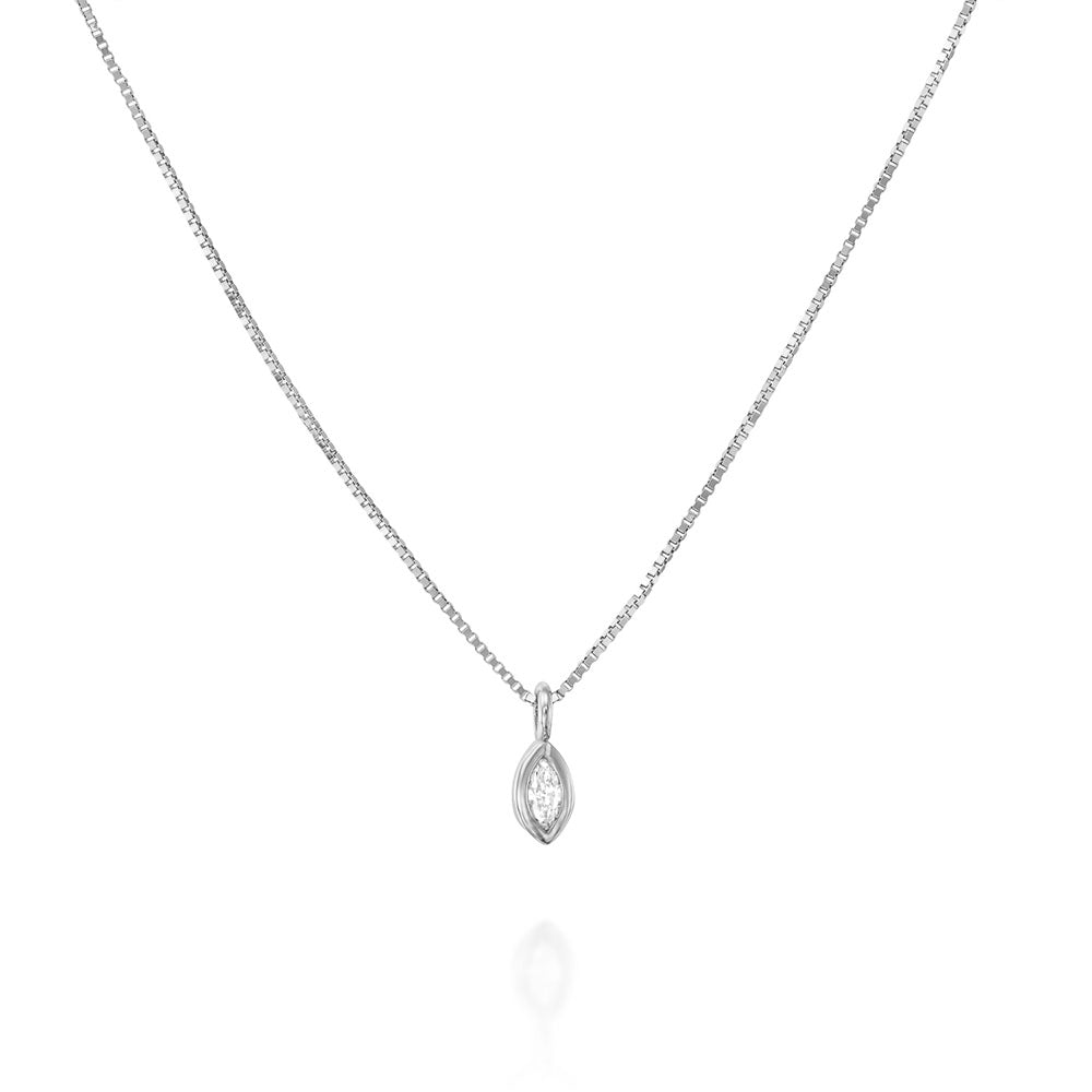 Solitaire necklace, marquise diamond (5 pts) in cup setting