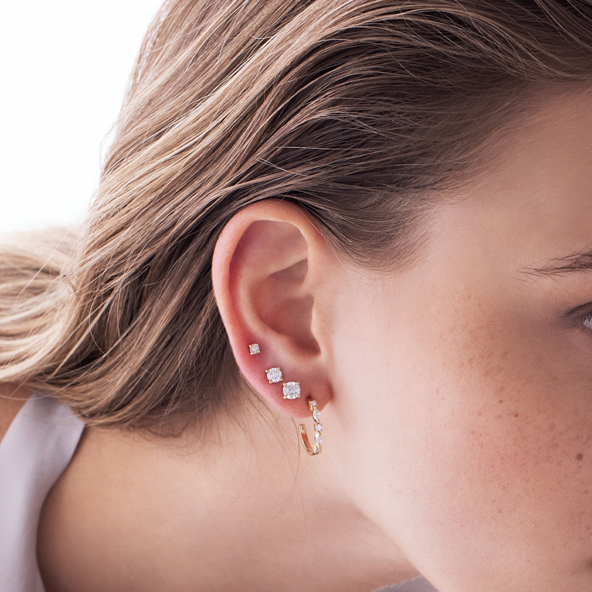 Solitaire earrings, classic tight diamond earrings studded with laboratory diamonds, total weight 60 points