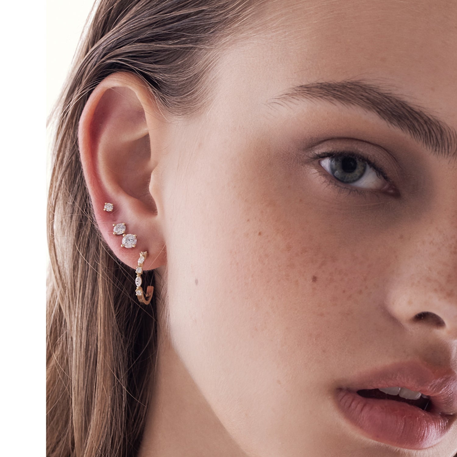 Solitaire earrings, classic tight diamond earrings studded with laboratory diamonds, total weight 60 points