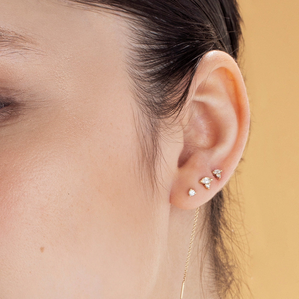 Gold chain earrings studded with small diamonds, 10 points