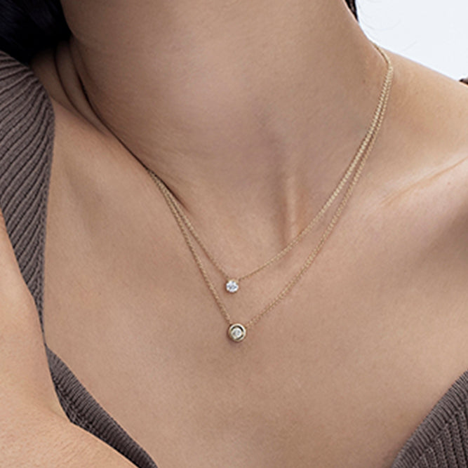 Gold chain with a laboratory diamond in a classic design 30 points