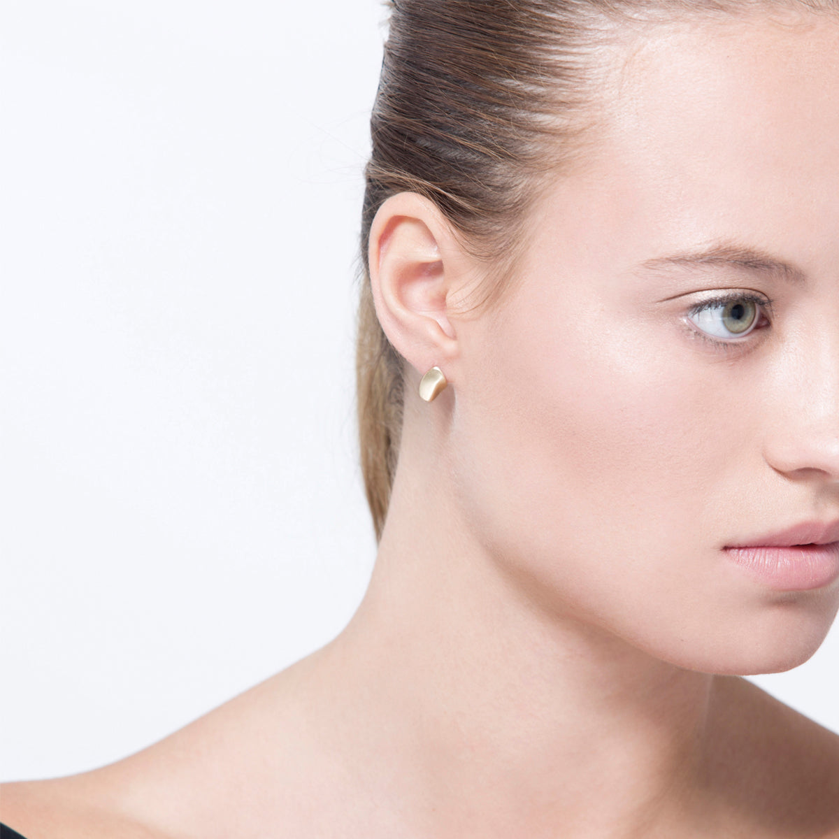 Tight amorphous gold earrings