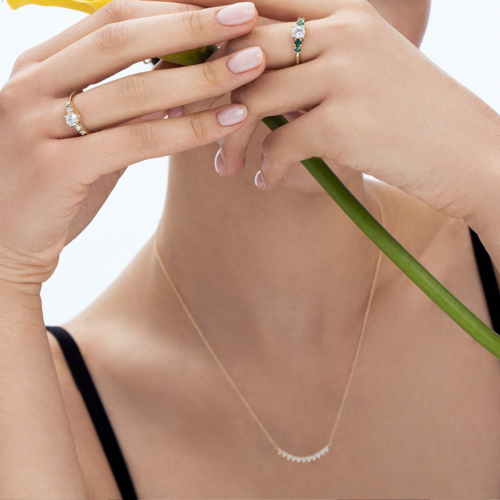 A particularly amazing horizontal white diamond necklace