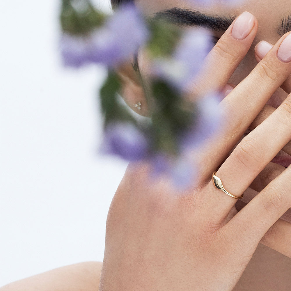 A special delicate gold ring - engraved ring