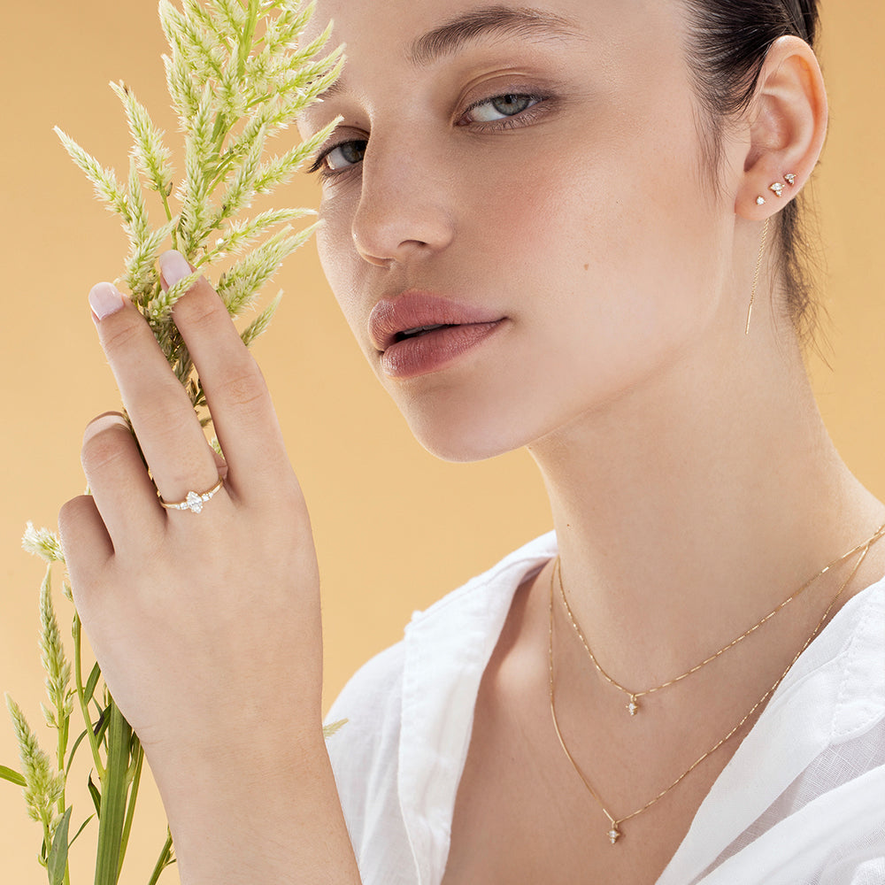 Special attached diamond earrings in marquise cut (14 points) and circle