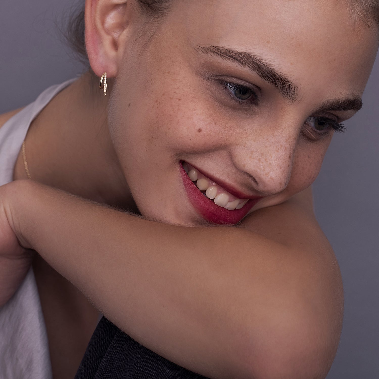 Special double hoop earrings studded with diamonds