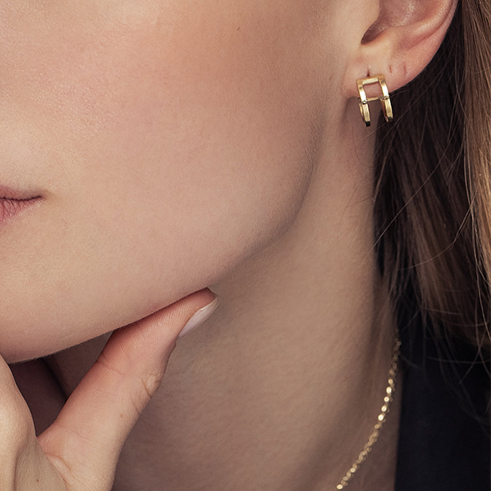 Double gold hoops for man and woman