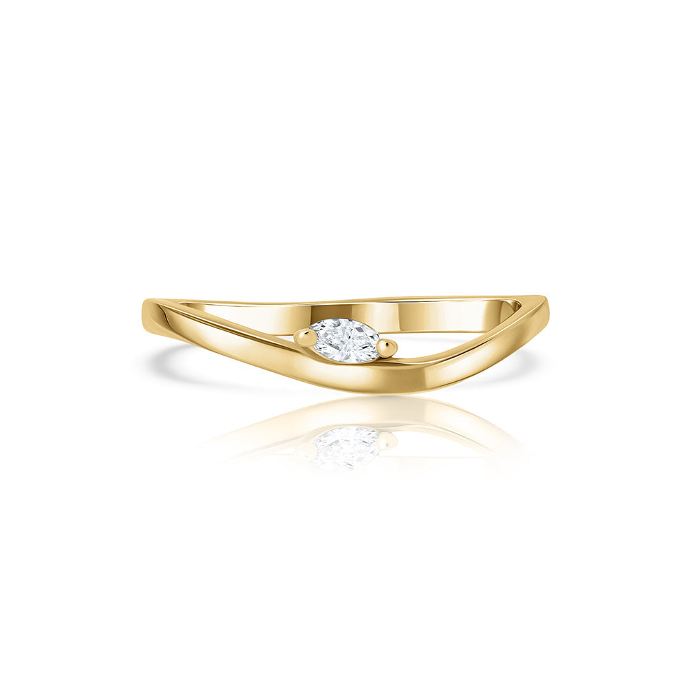 Fine wave gold ring, set with a marquise-cut laboratory diamond