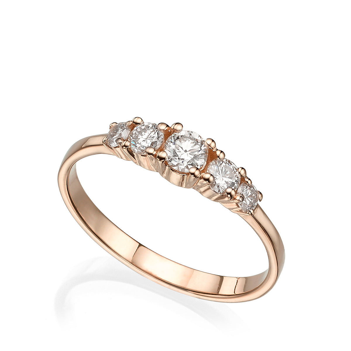 A gold ring inlaid with 5 diamonds, 50 points, inlaid with teeth