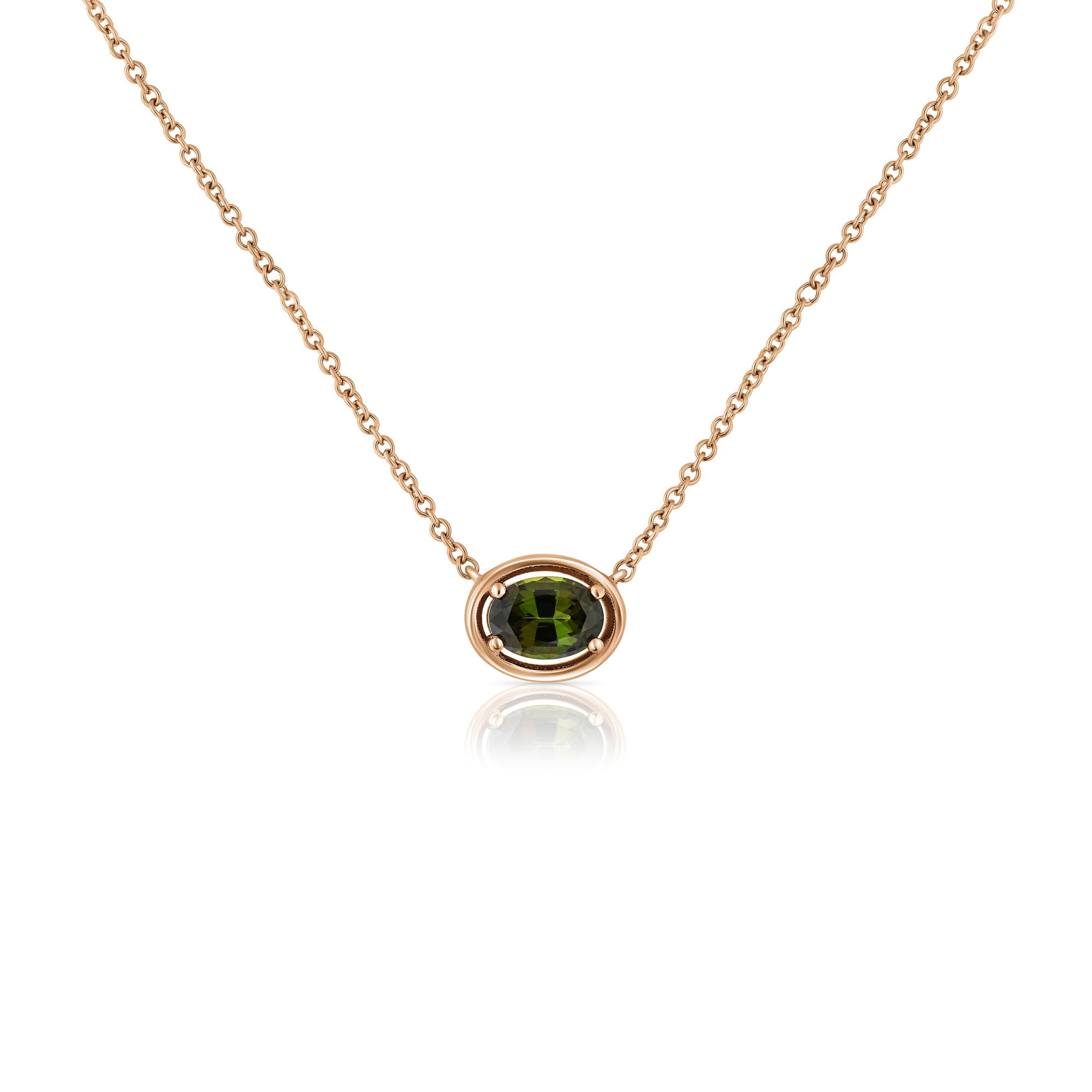 A special solitaire necklace inlaid with oval-cut green tourmaline