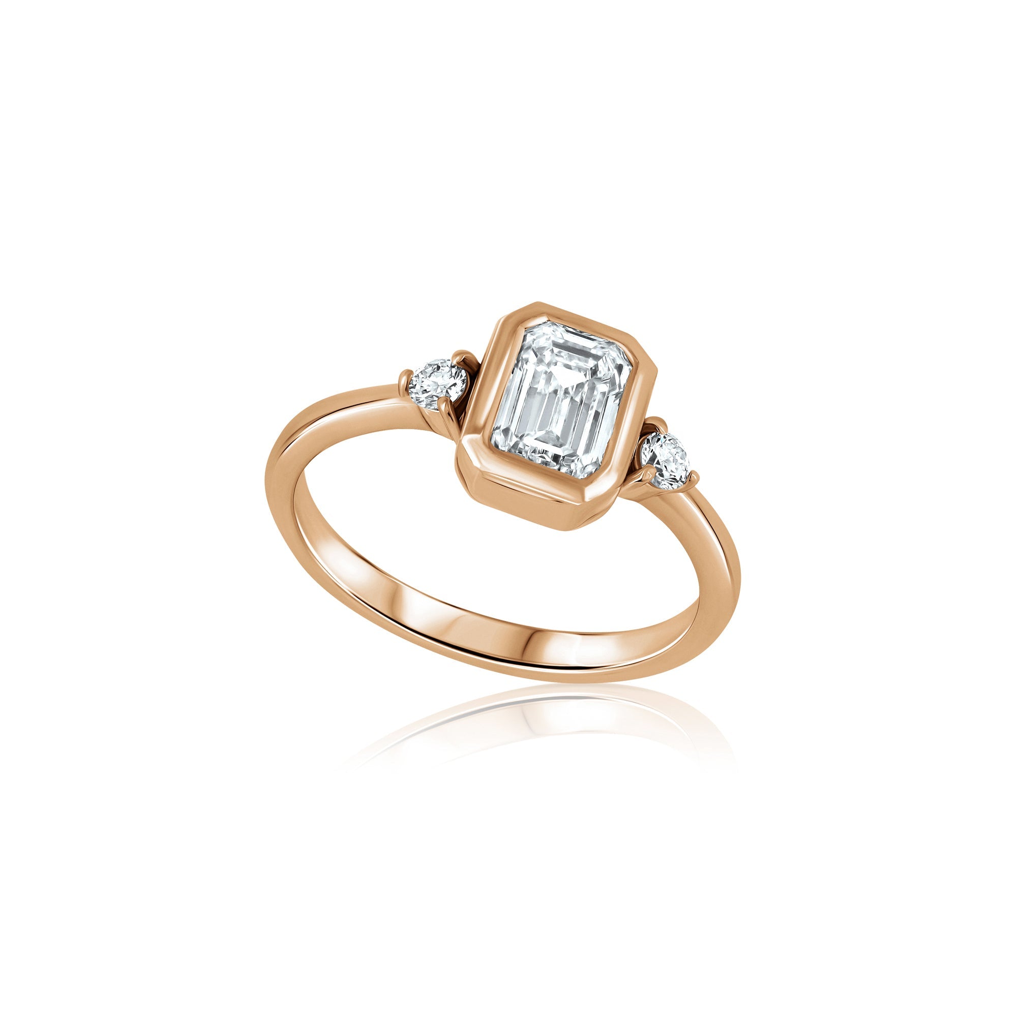 An impressive engagement ring set with laboratory diamonds