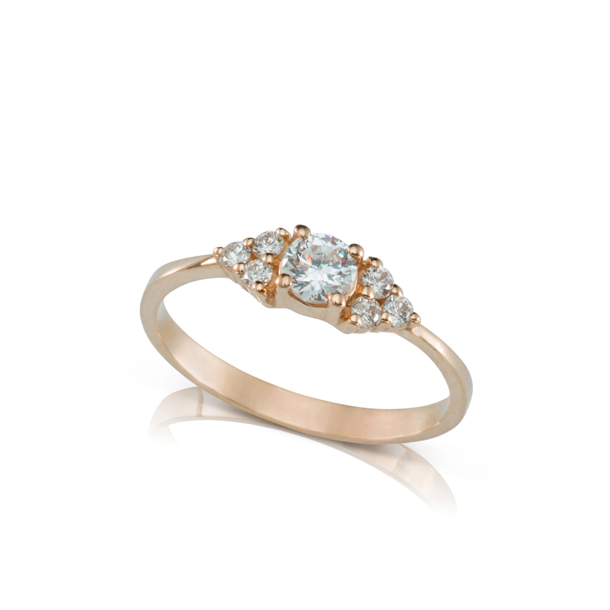 Engagement ring set with a central lab diamond 0.30ct and 6 lab diamonds on the sides