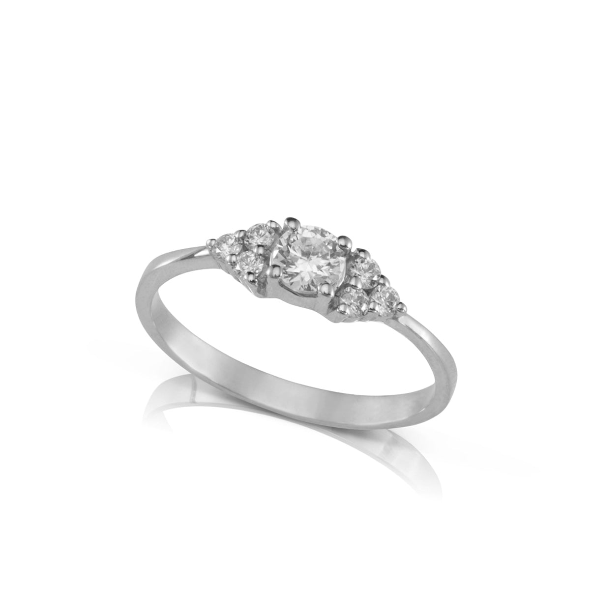 Engagement ring set with a central lab diamond 0.30ct and 6 lab diamonds on the sides