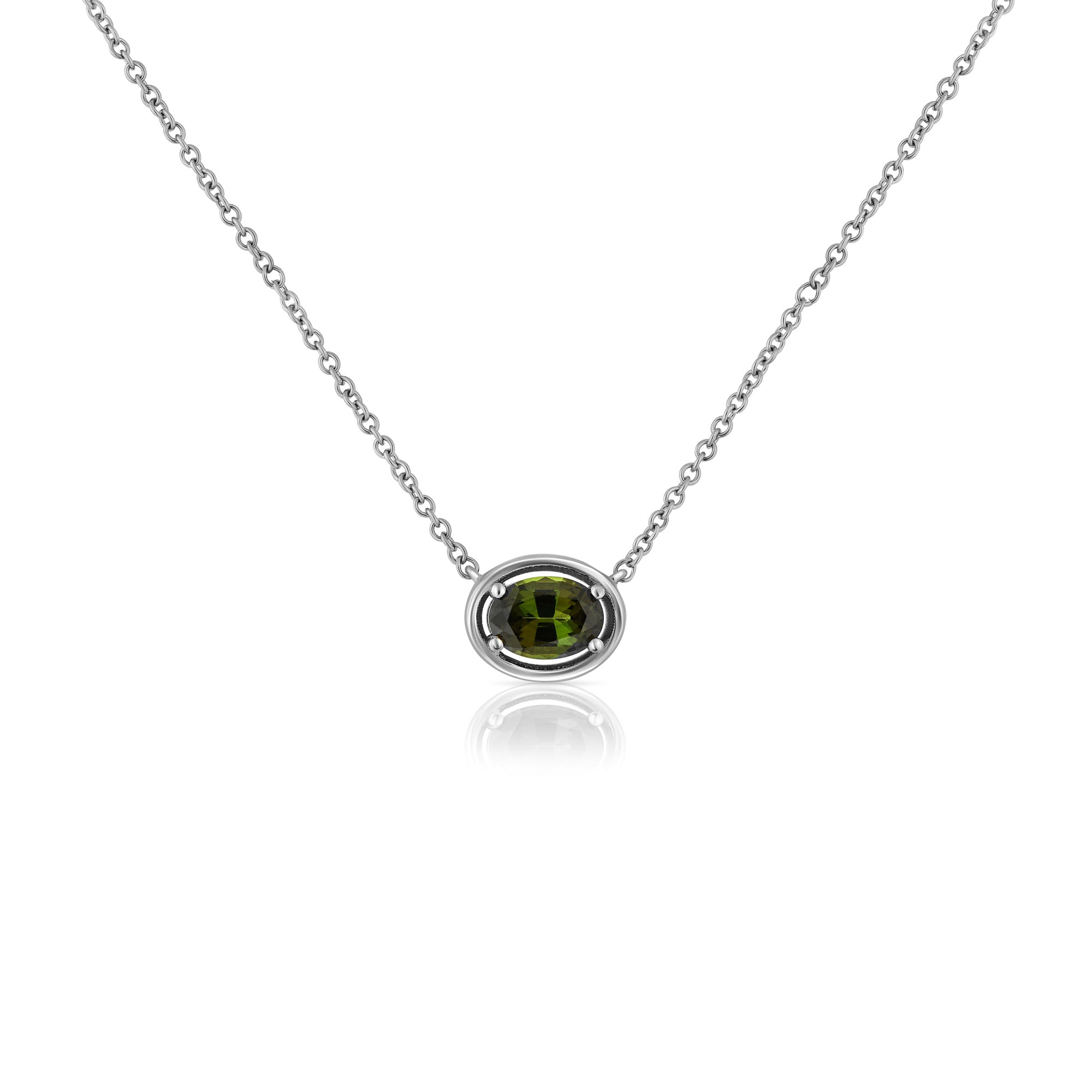 A special solitaire necklace inlaid with oval-cut green tourmaline