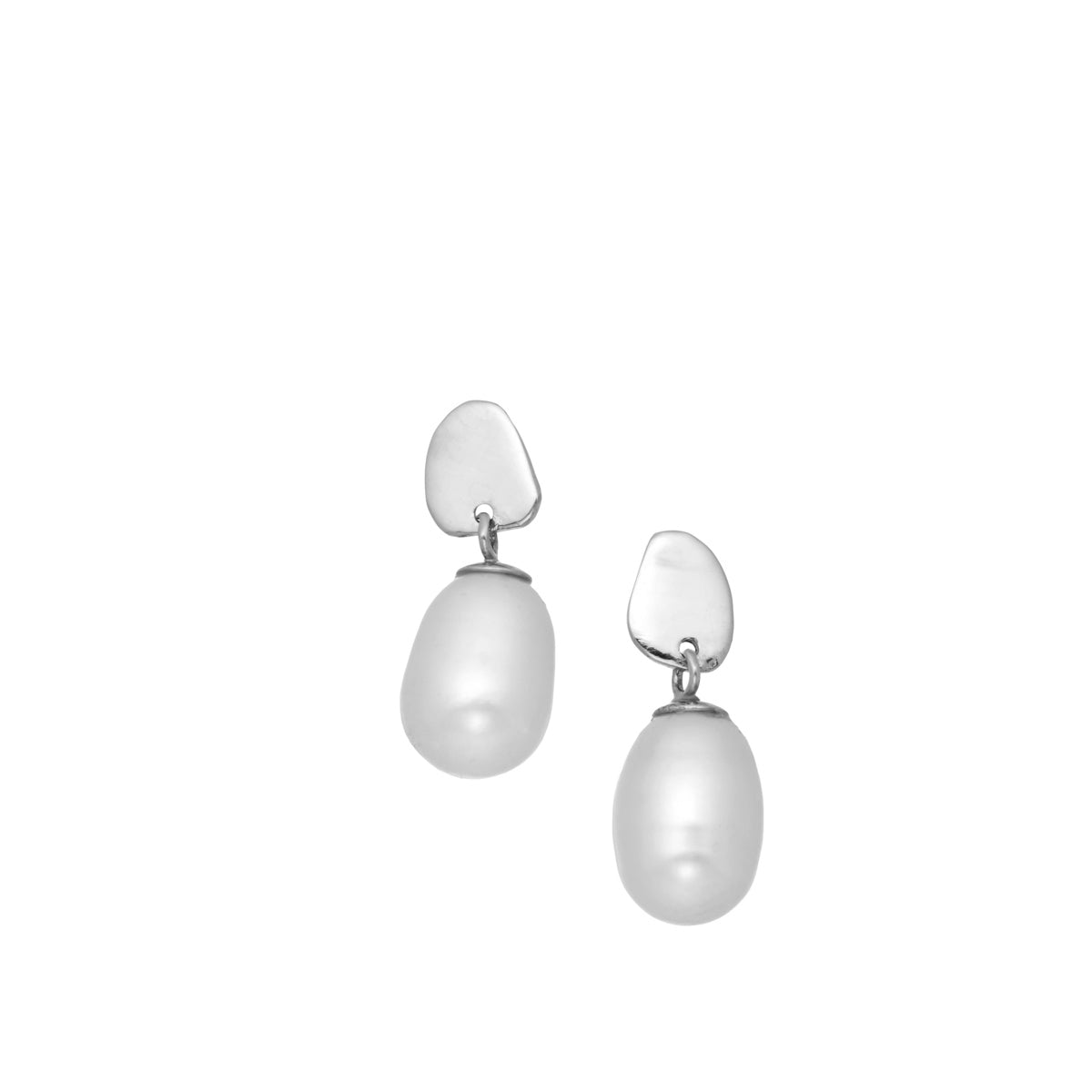 Dangling gold and pearl earrings