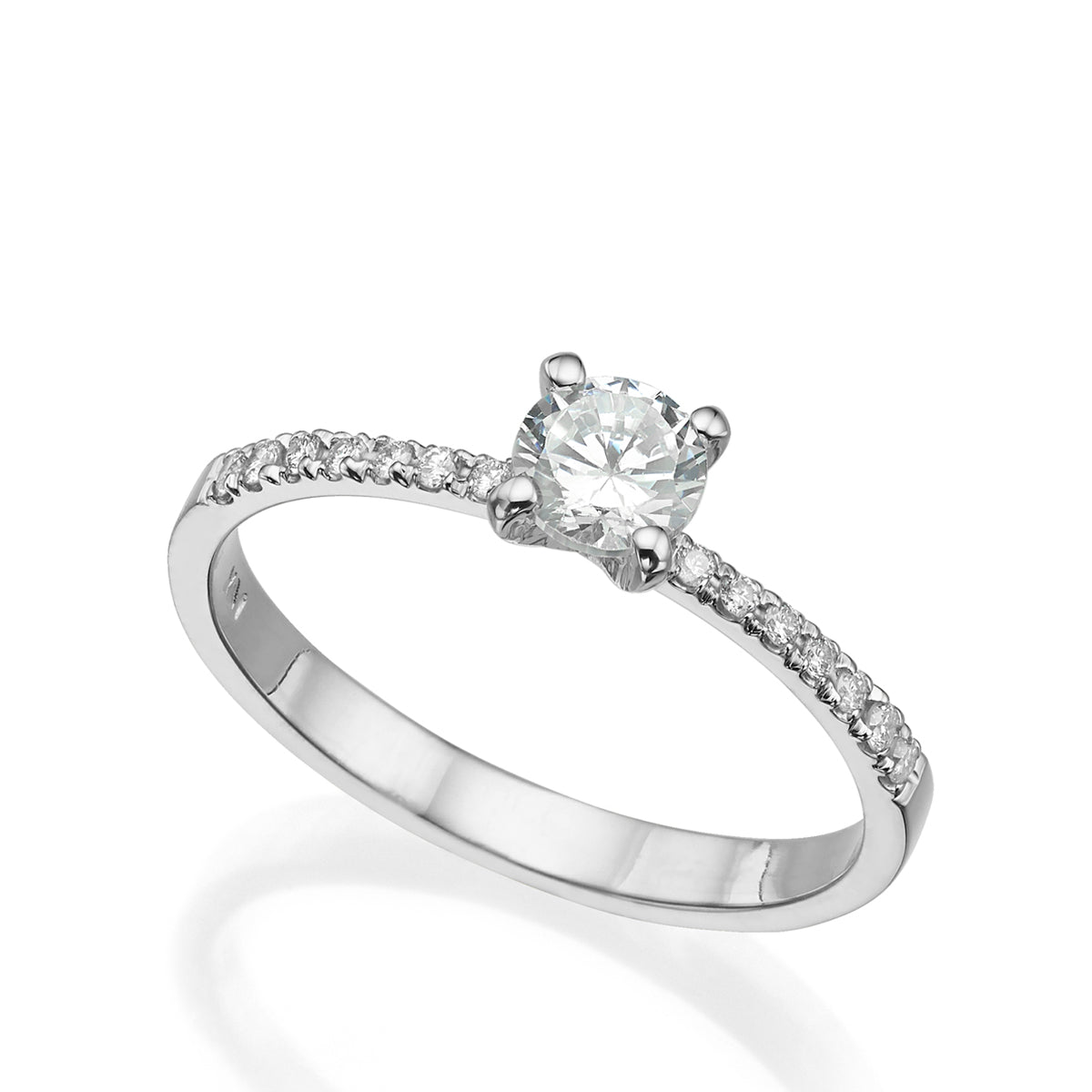Solitaire gold ring set with a round diamond
