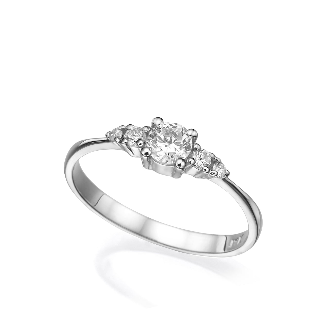 A delicate and special engagement ring set with laboratory diamonds