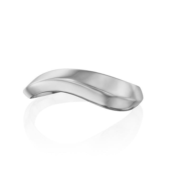 A thick geometric wave-shaped gold ring