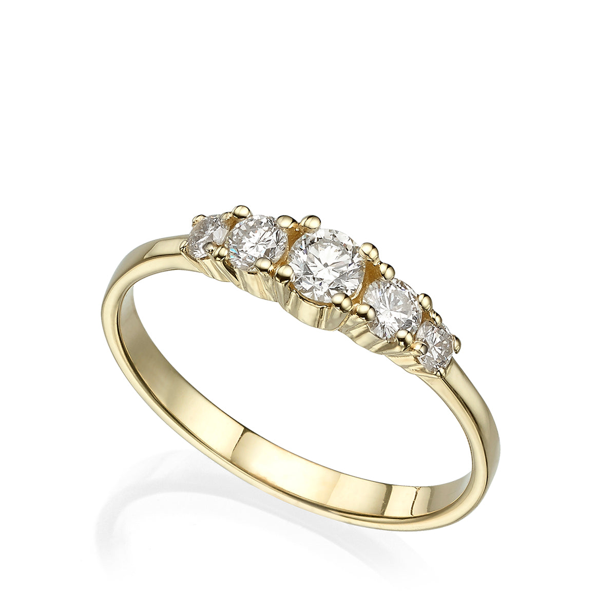 A gold ring inlaid with 5 diamonds, 50 points, inlaid with teeth