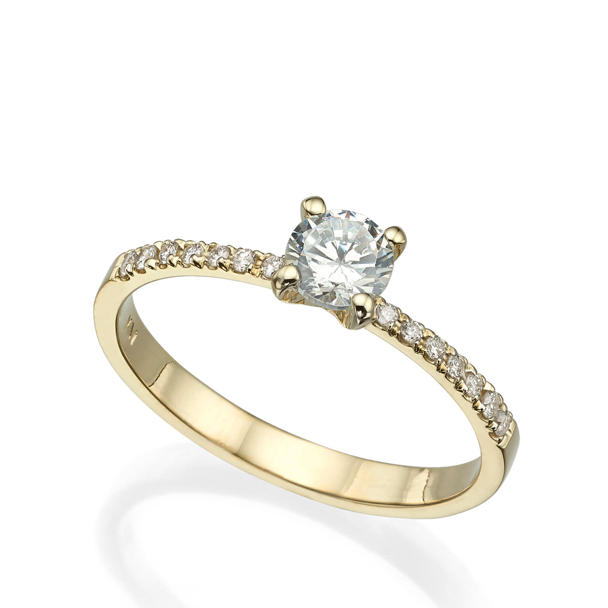 Solitaire gold ring set with a round diamond