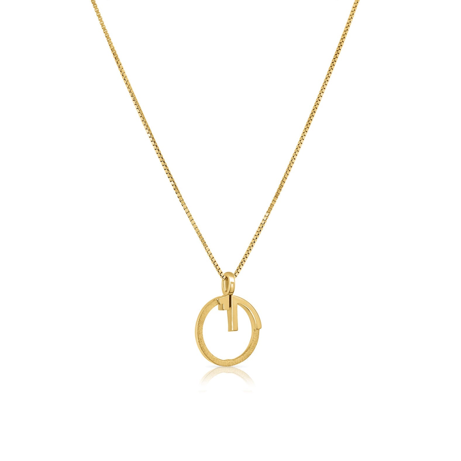 A gold chain designed with a modern and special "living" pendant