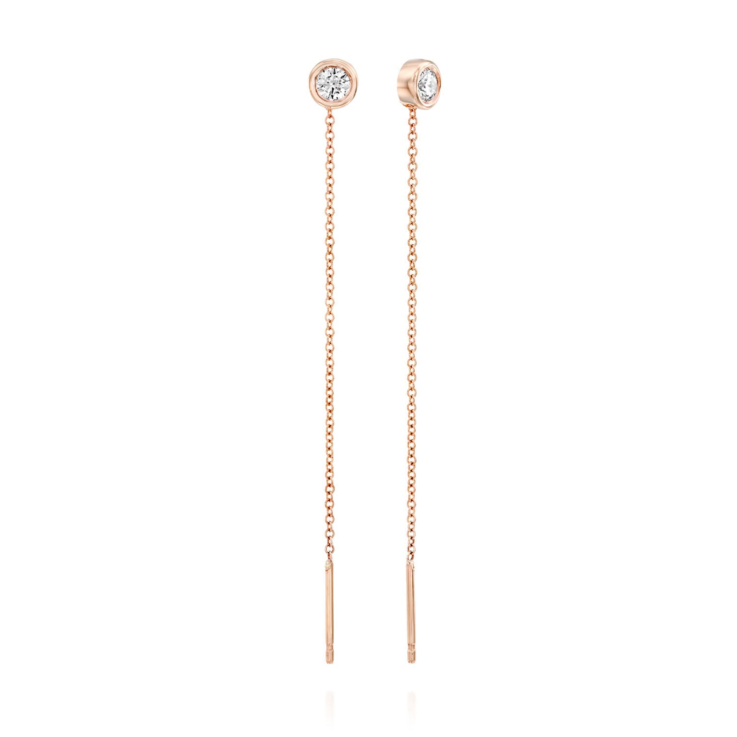 Gold chain earrings inlaid with 0.30 ct diamonds in cup setting, gold frame frame