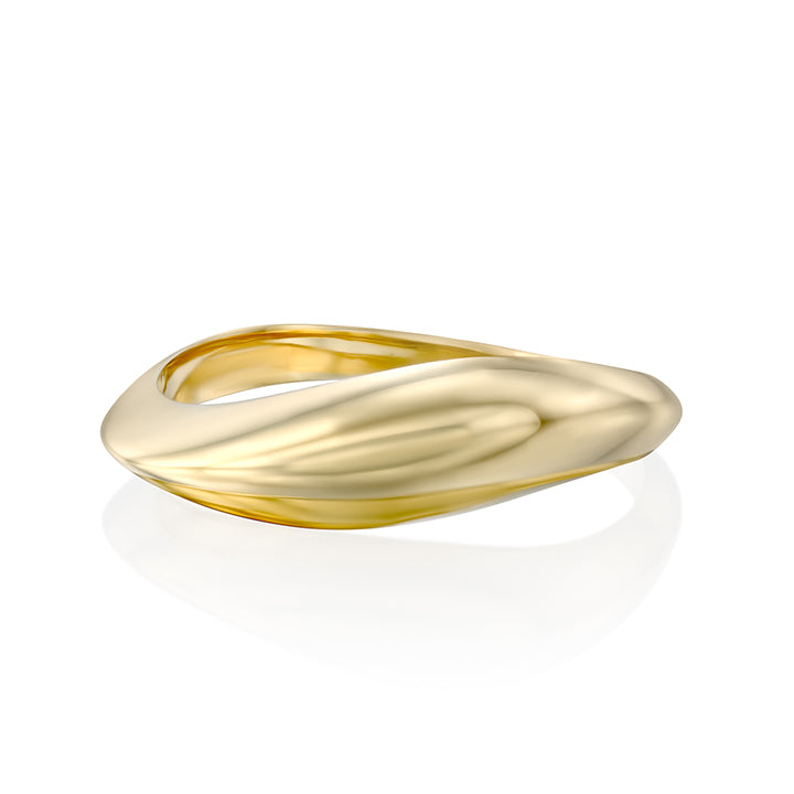 Wave shaped thick organic gold ring