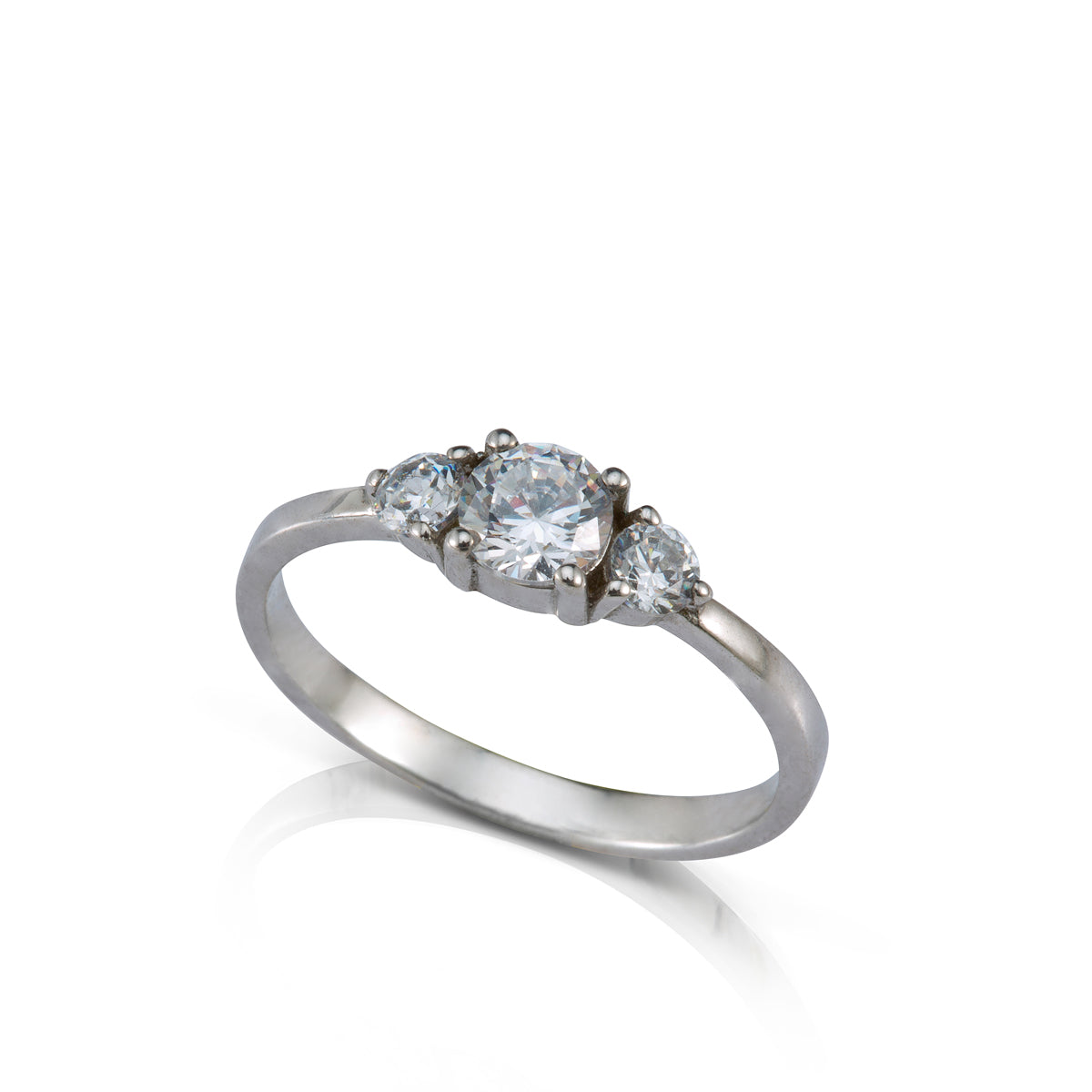 Engagement ring set with a central lab diamond 0.40ct and 2 lab diamonds on the sides