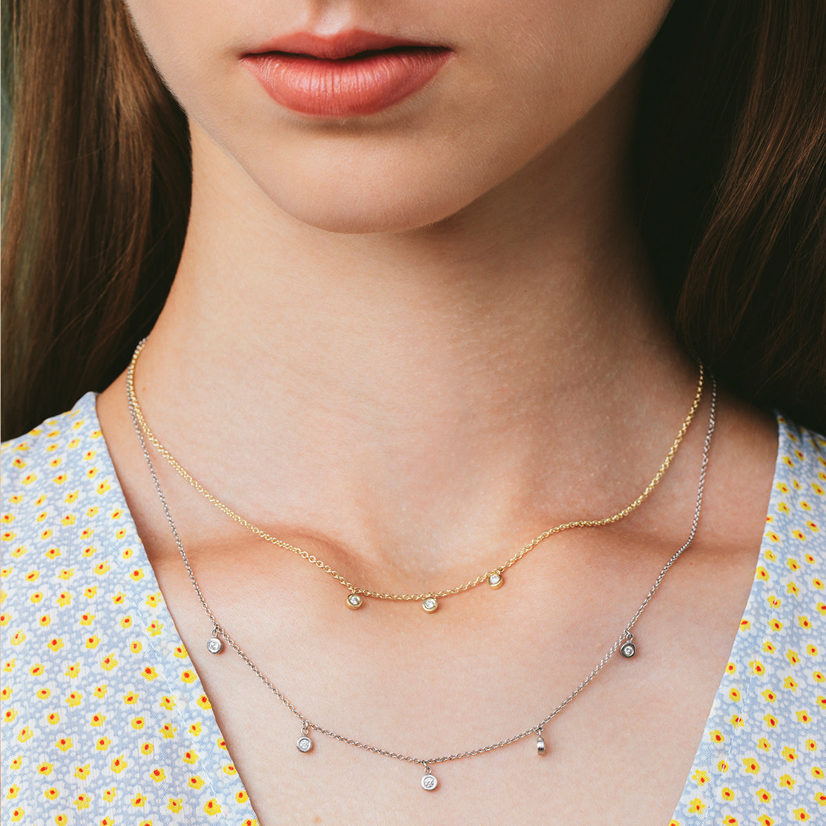 Necklace with 3 hanging diamonds
