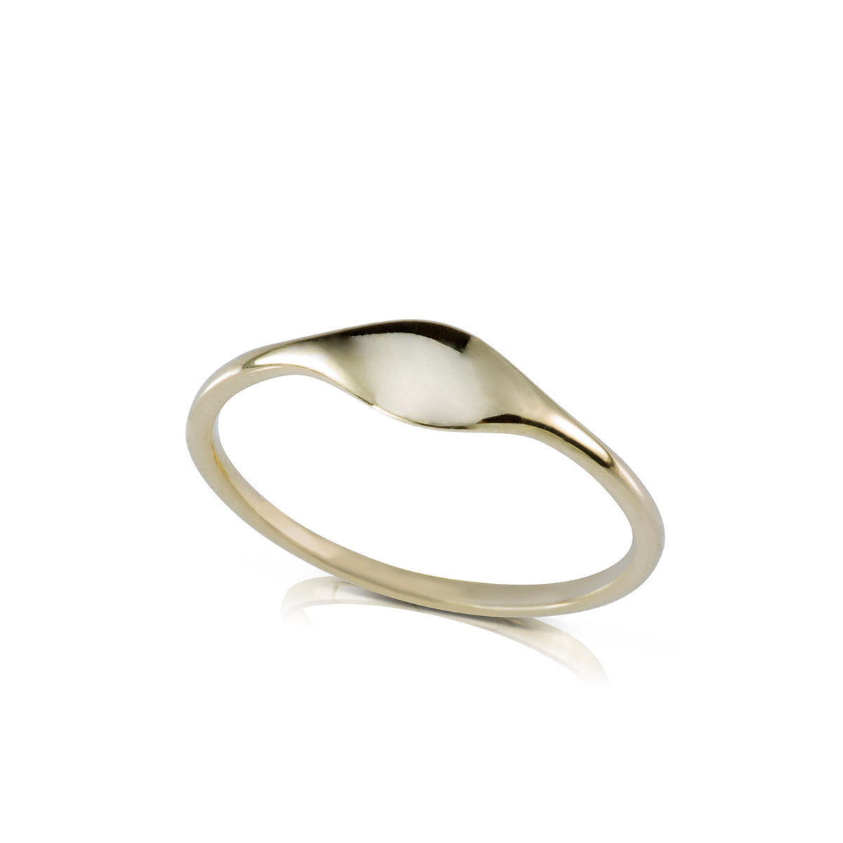 A special delicate gold ring - engraved ring