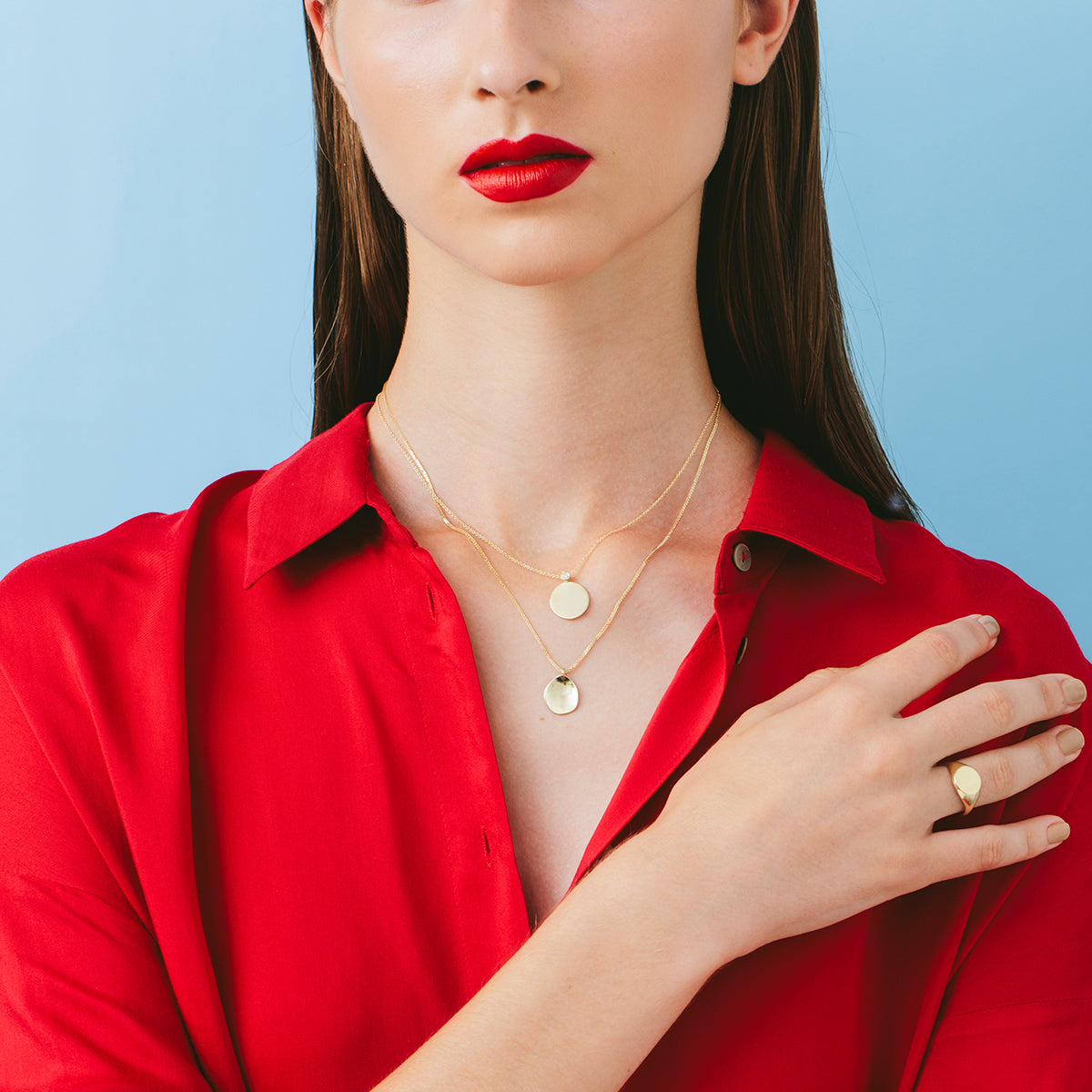 Round signet gold ring