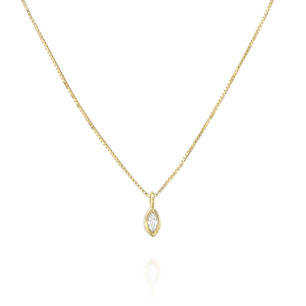 Solitaire necklace, marquise diamond (5 pts) in cup setting