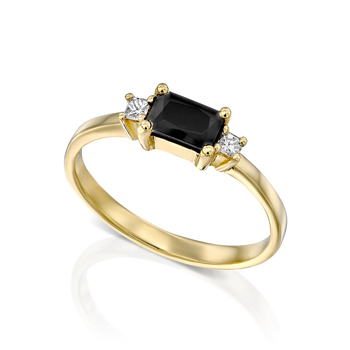 Square gold ring with spinel and diamonds
