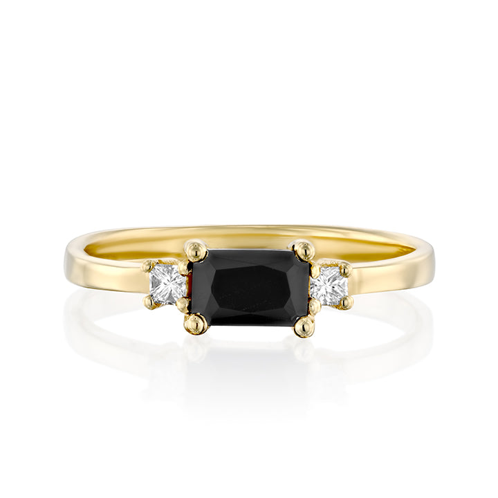 Square gold ring with spinel and diamonds