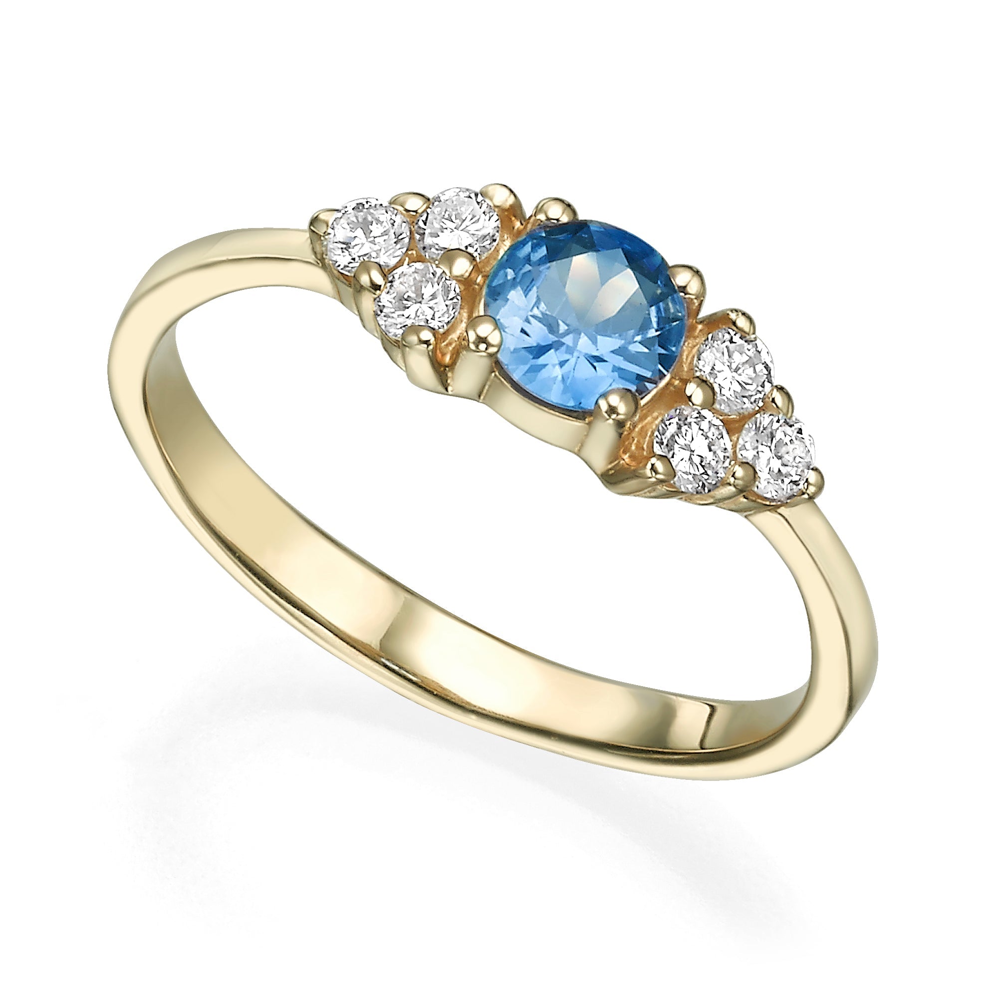 Engagement ring set with central sapphire 0.30ct and 6 side diamonds