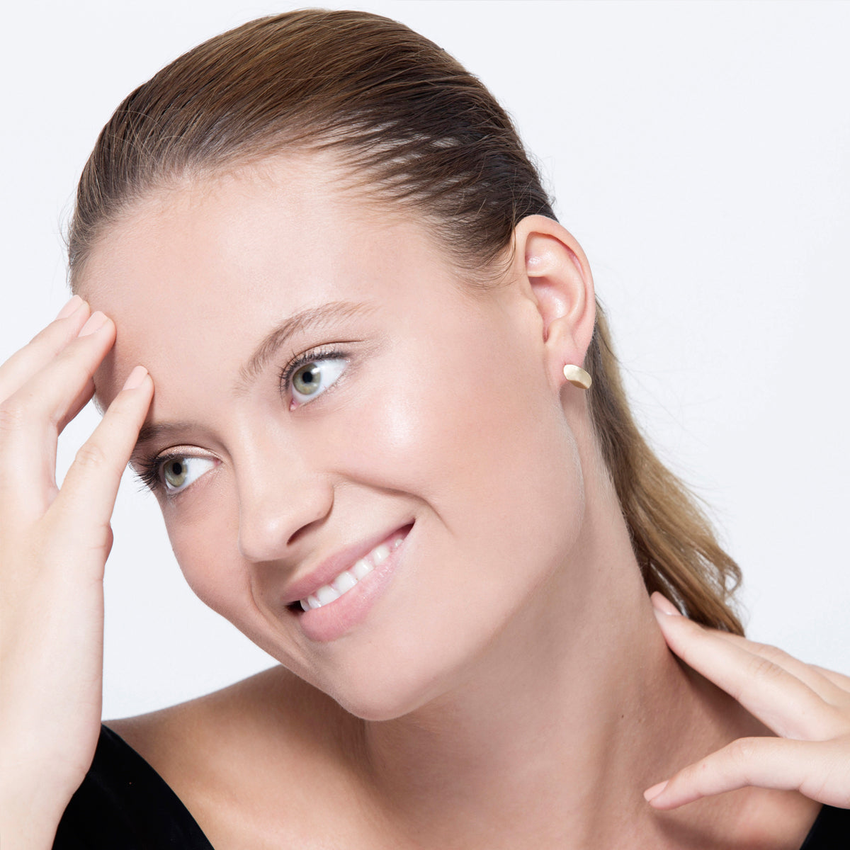 Tight amorphous gold earrings