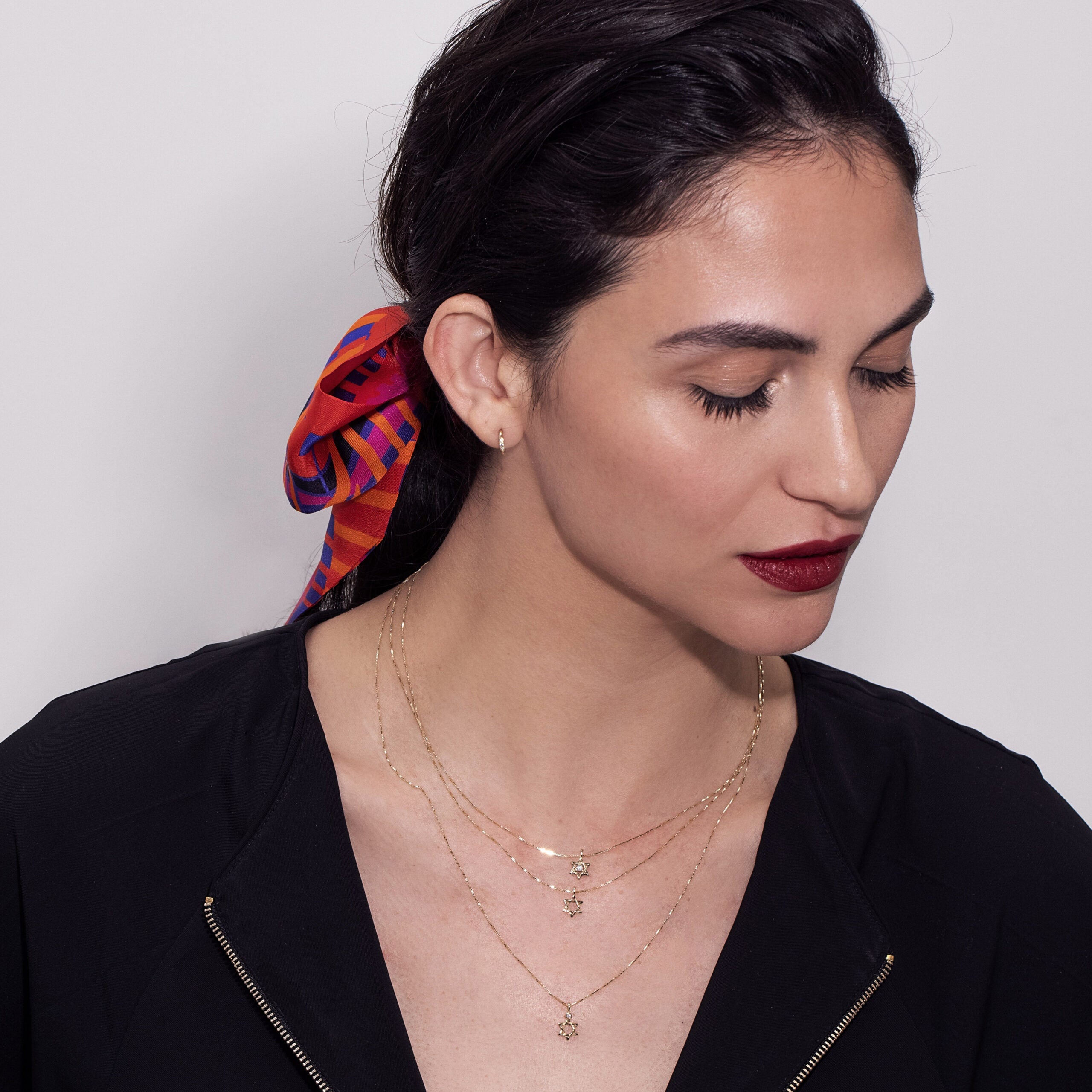 Star of David necklace set with diamonds, 5 points, 14 carat gold