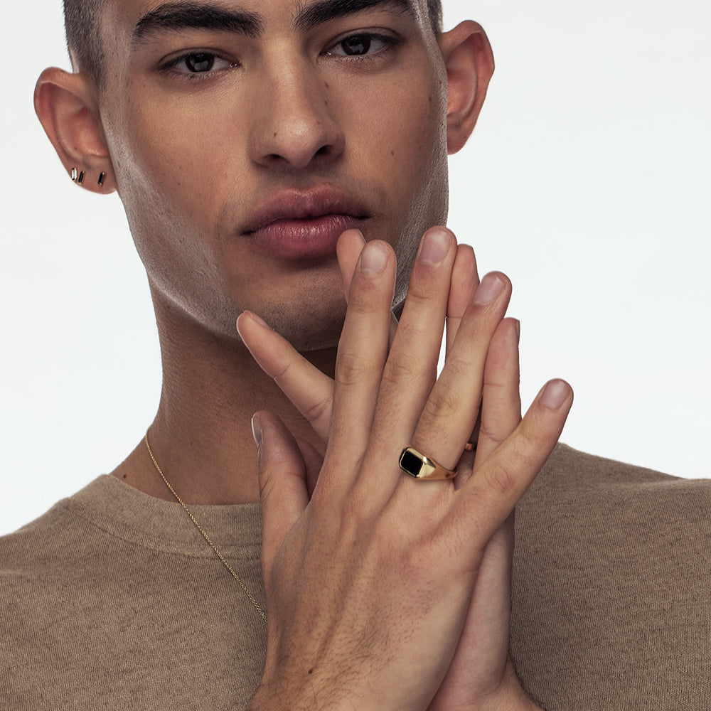 Signet gold ring for men inlaid with black onyx