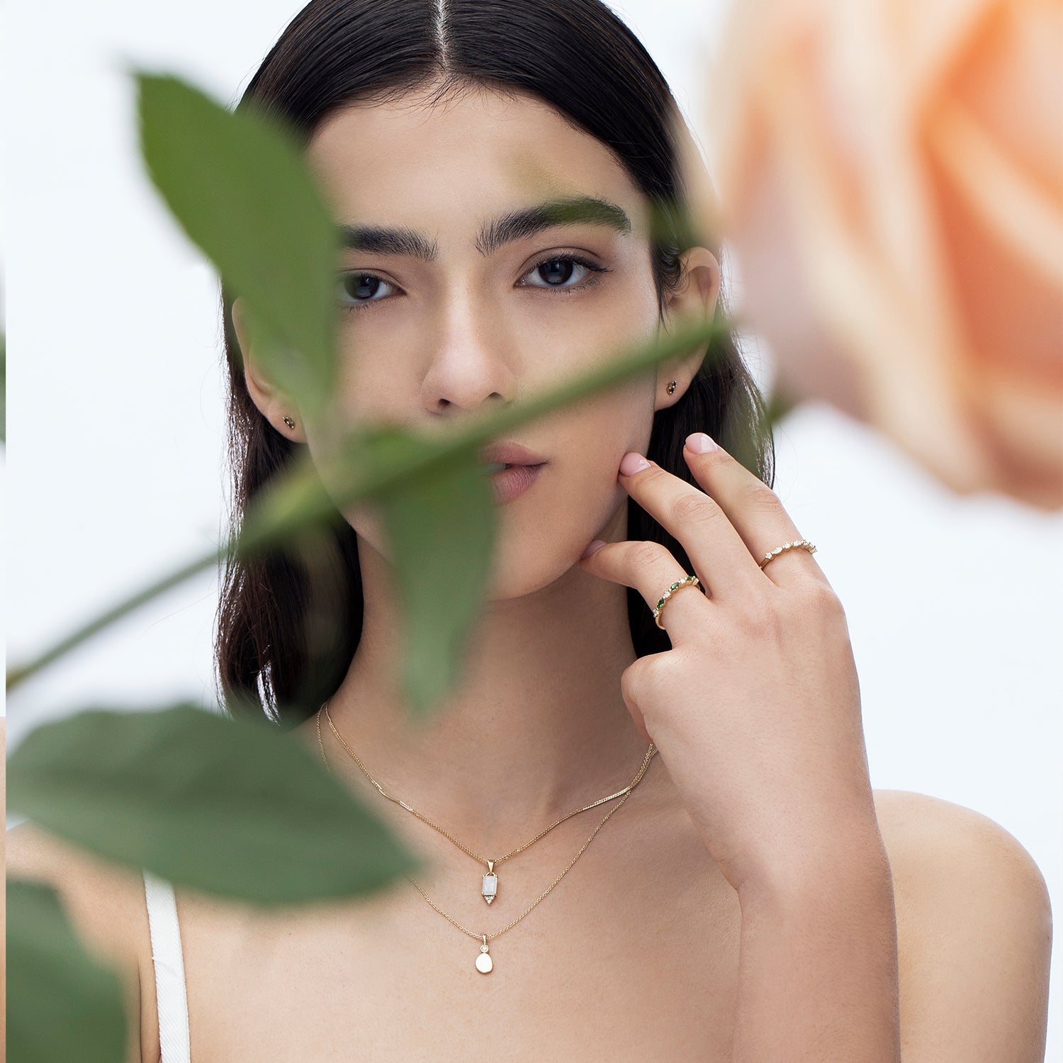 Gold ring with marquise-cut semi-eternal diamonds and round diamonds