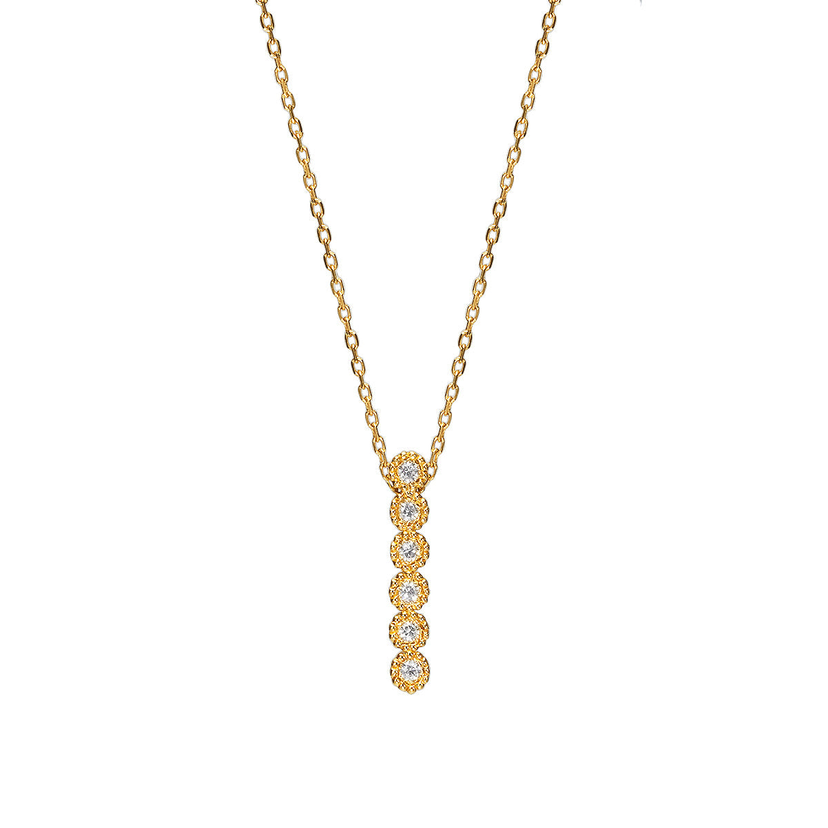 A gold chain and a row of diamonds