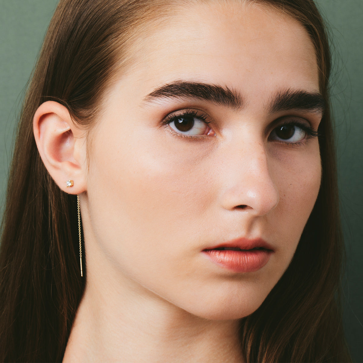Gold chain earrings studded with 0.30ct diamonds