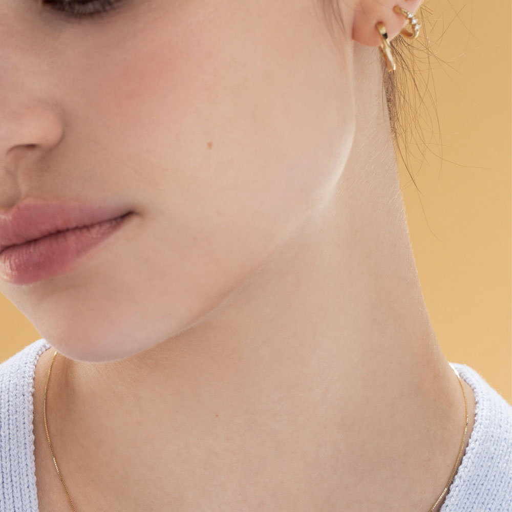 Special attached diamond earrings in marquise cut (14 points) and circle