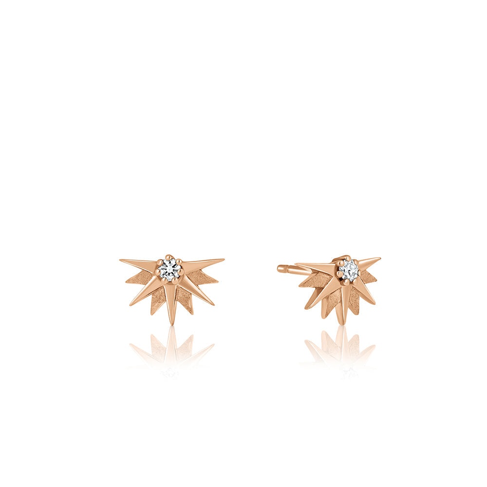 Close-fitting half-sun earrings studded with laboratory diamonds