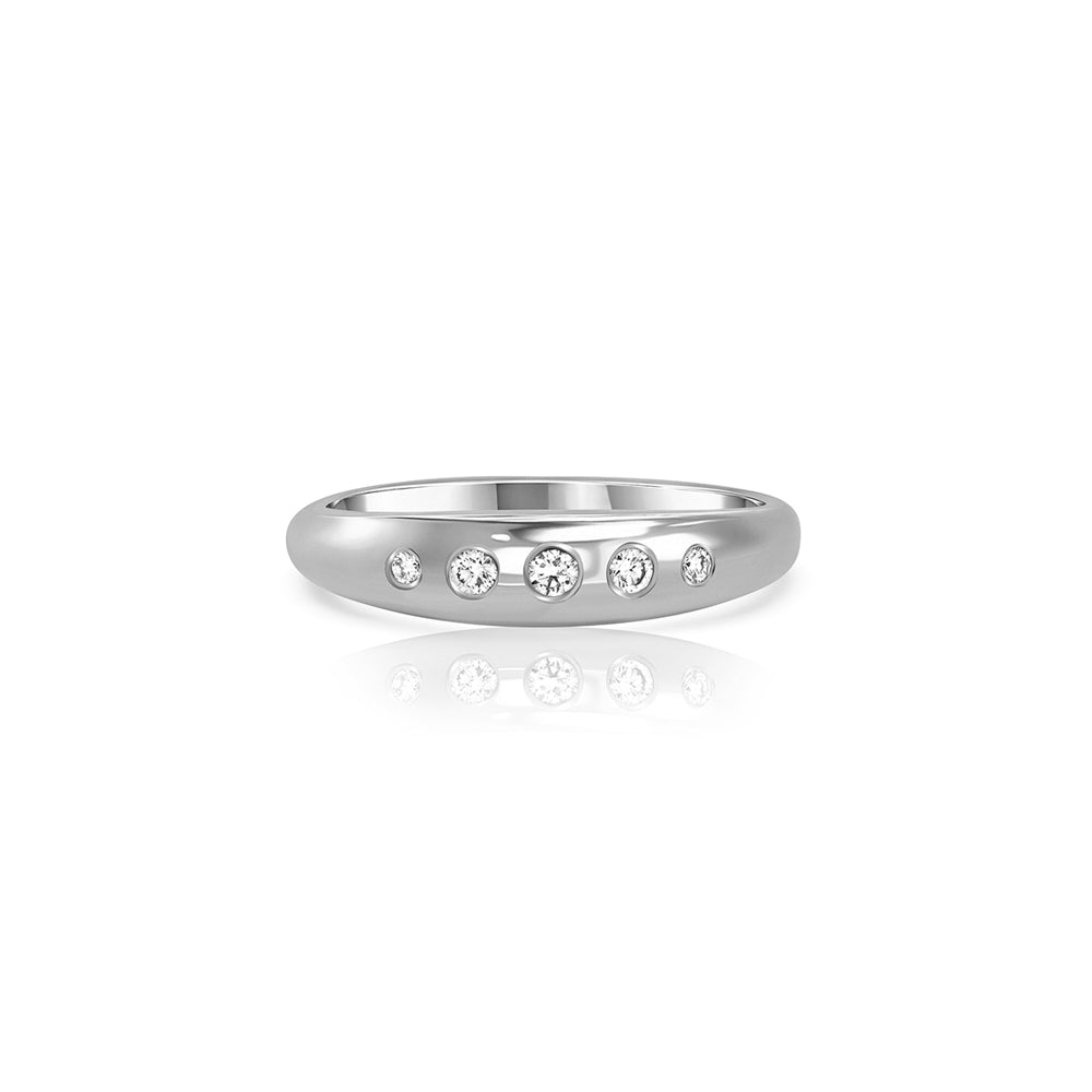 A gold ring set with 5 sunken laboratory diamonds
