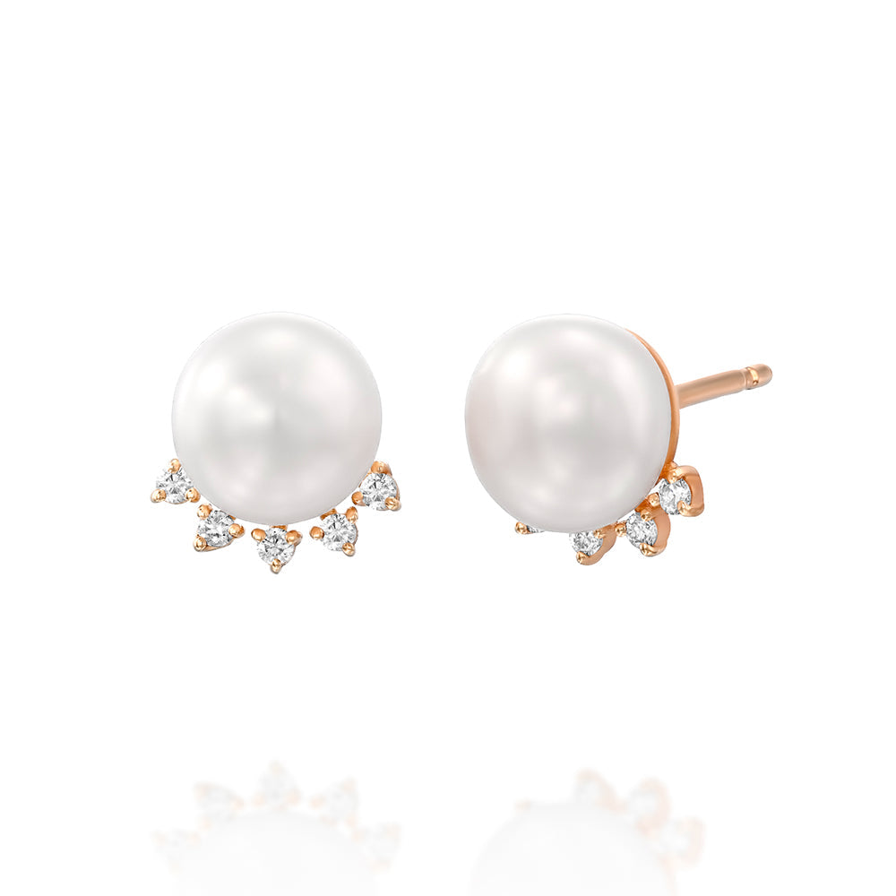 Tight pearl earrings with 10 diamonds inlay