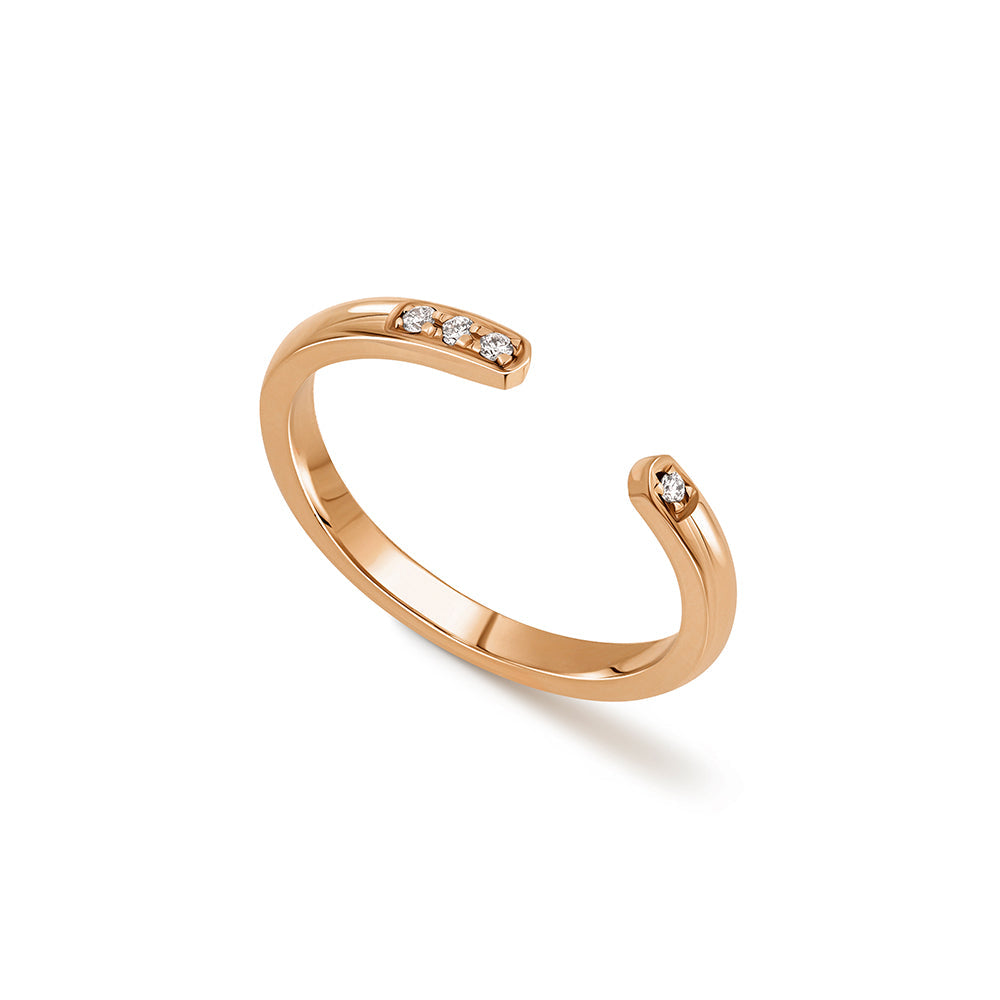 Open gold and diamond ring. Set with laboratory diamonds.