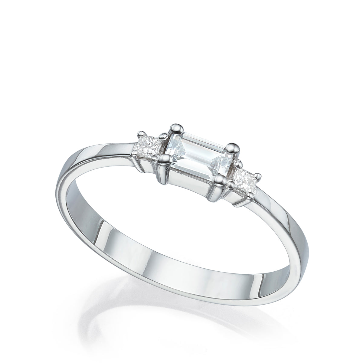 Lab diamond ring in emeraldcut and princess cut