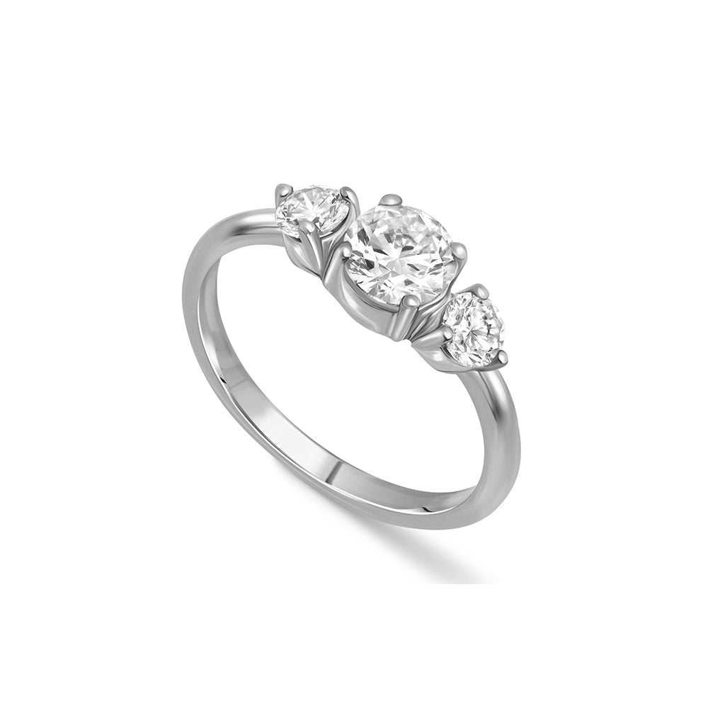 Trio gold and diamond ring. Engagement ring set with 3 laboratory diamonds. Central diamond weighing 1 carat.